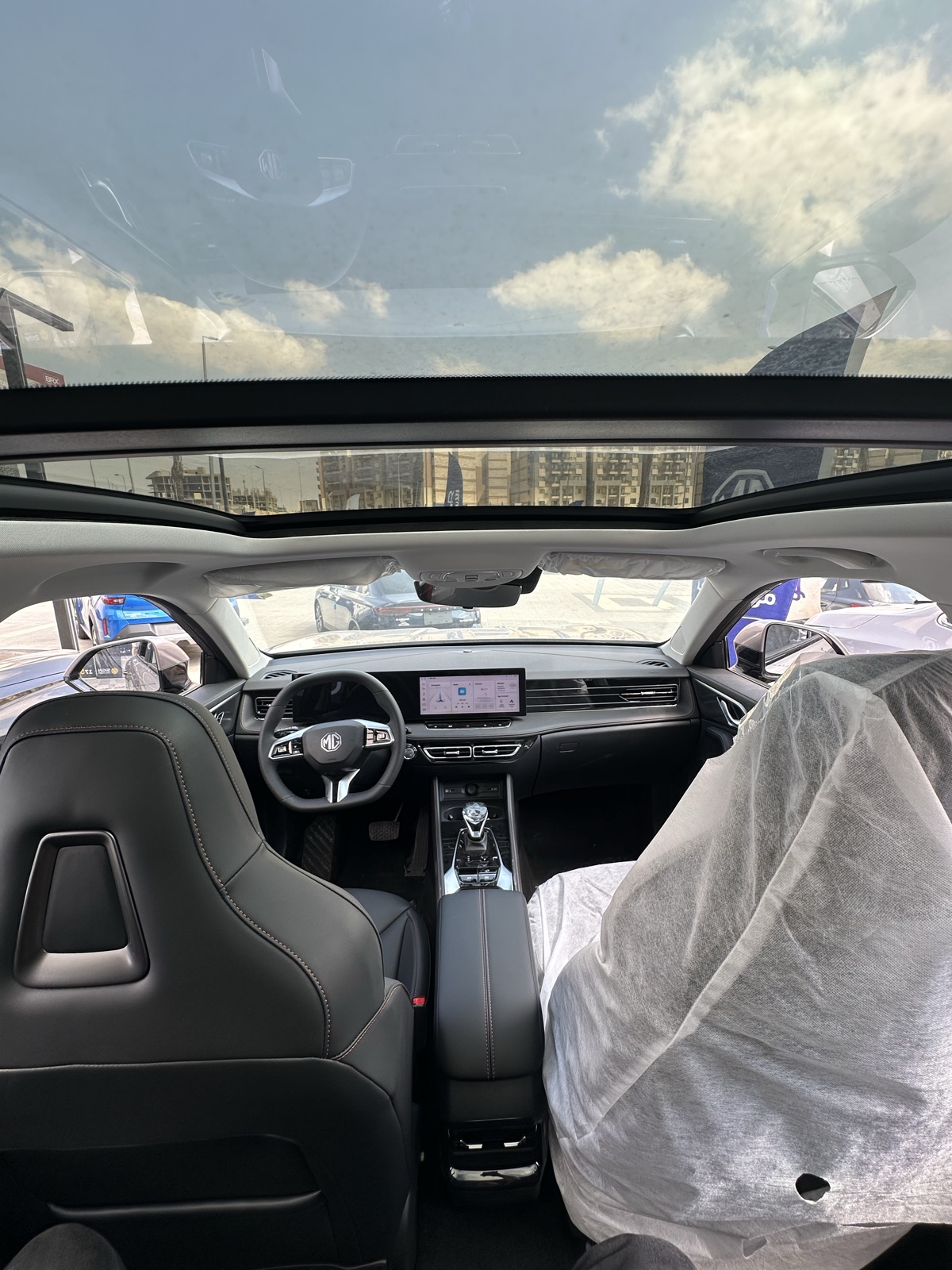 2027 MG HS 5