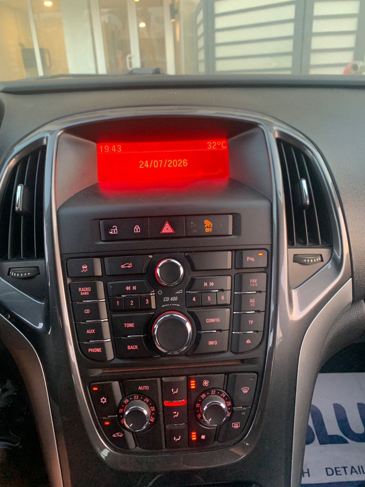 2013 Opel Astra 5